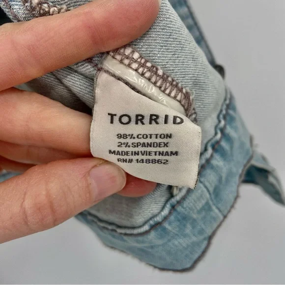 Torrid Light Wash Distressed Denim Vest 3 - Picture 5 of 9